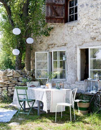 Romantikus kerti asztal - kert / udvar ötlet