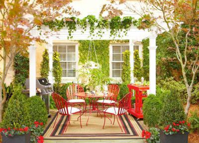 Piros kertibútor - kert / udvar ötlet, modern stílusban