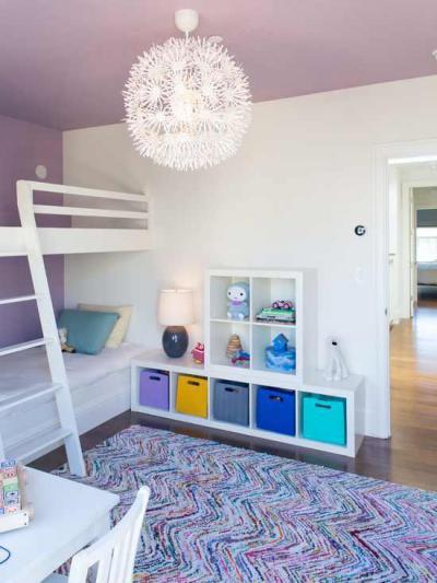 Polcok tárolódobozokkal - gyerekszoba ötlet, modern stílusban