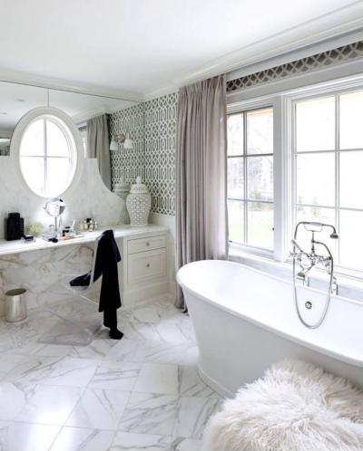 Klasszikus fürdőszoba márvánnyal - fürdő / WC ötlet, klasszikus stílusban