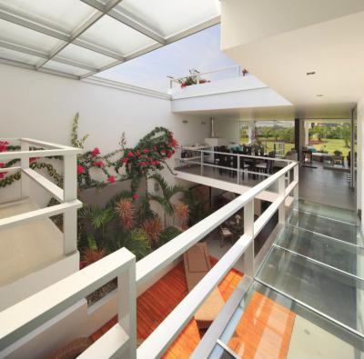 Nappali tolótetővel - nappali ötlet, modern stílusban