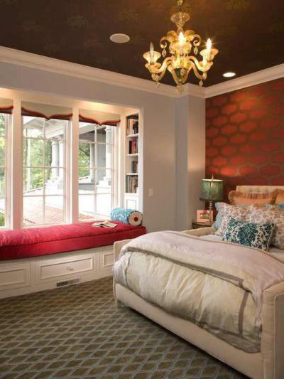 Ablakban ücsörgő - háló ötlet, klasszikus stílusban