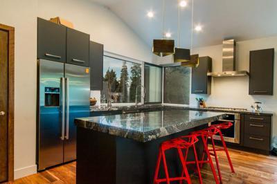 Vörös és fekete - konyha / étkező ötlet, modern stílusban