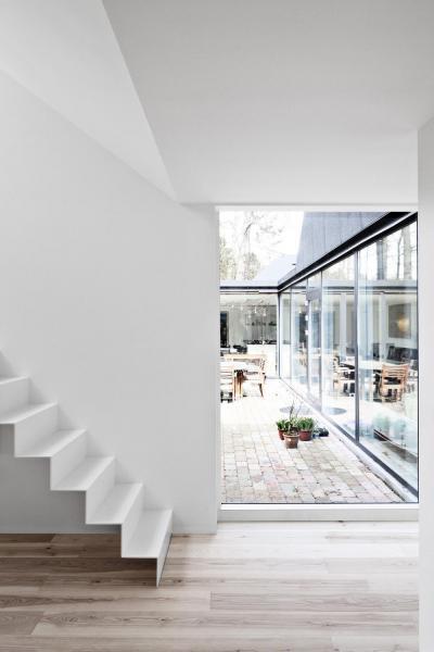 Légies lépcső - belső továbbiak ötlet, modern stílusban