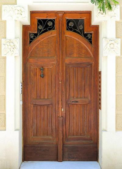 Bejáratok50 - bejárat ötlet, klasszikus stílusban