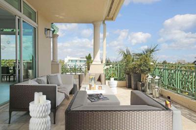 Terasz görög oszlopokkal - erkély / terasz ötlet, modern stílusban