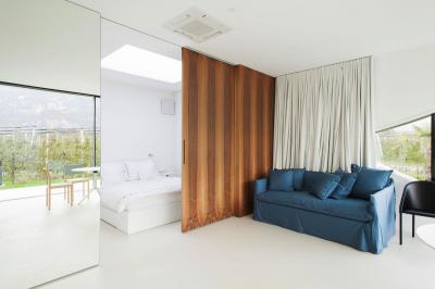 Tolóajtós hálószoba - háló ötlet, modern stílusban