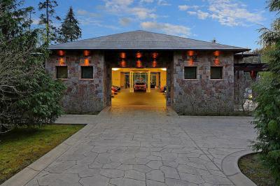 Garázs bejárat - homlokzat ötlet, modern stílusban