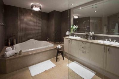 elegáns fürdő - fürdő / WC ötlet, modern stílusban