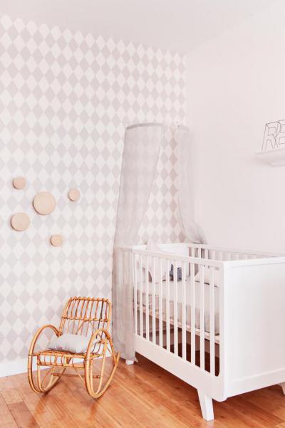 natúr gyerekszoba hintaszékkel - gyerekszoba ötlet