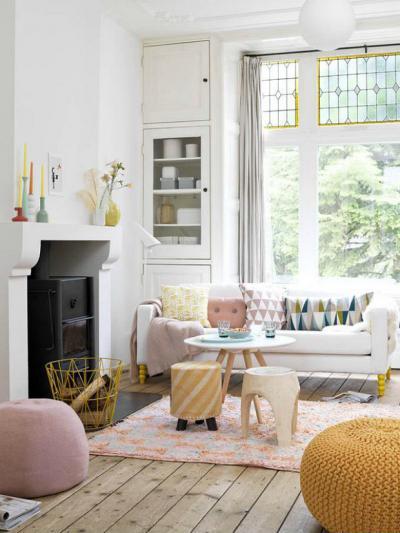 Fagylaltszínű kiegészítők - nappali ötlet, modern stílusban