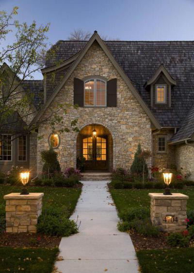 Tégla homlokzat - bejárat ötlet