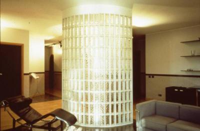 Középpontban az üvegtégla - nappali ötlet