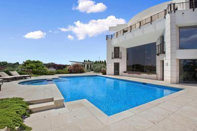 Medencés terasz - homlokzat ötlet, modern stílusban