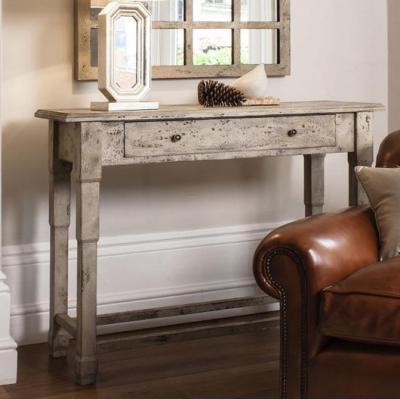 Antikolt konzol asztal - nappali ötlet, rusztikus stílusban