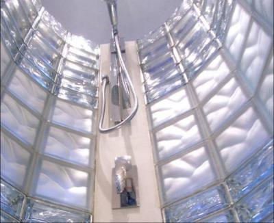 Zuhanypanel - fürdő / WC ötlet, minimál stílusban