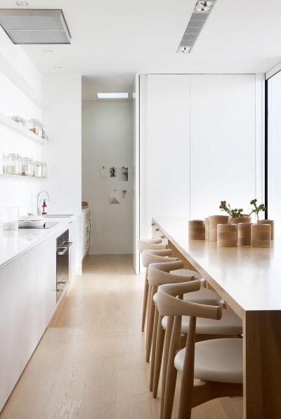 Fehér konyha - konyha / étkező ötlet, modern stílusban