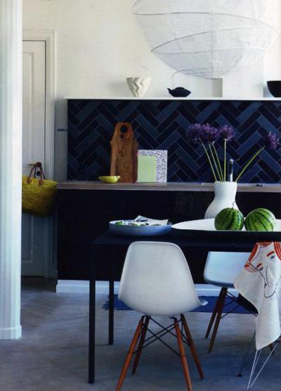 Tengerészkékkel elegánsan - konyha / étkező ötlet, modern stílusban