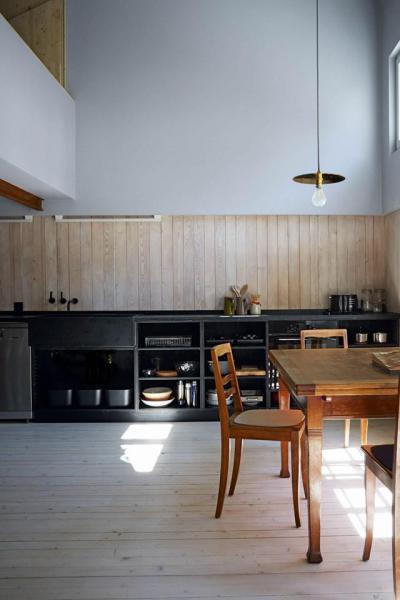 Fekete konyhabútor - konyha / étkező ötlet, modern stílusban