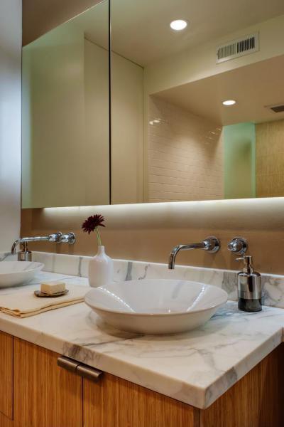 metro csempe a mosdóban - fürdő / WC ötlet, modern stílusban