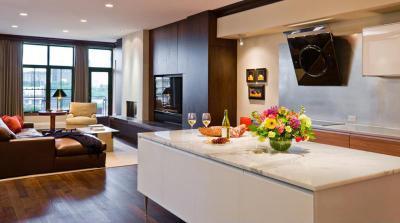 Amerikai konyhás nappali - konyha / étkező ötlet, modern stílusban