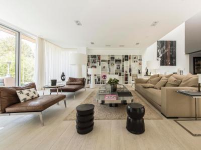 Világos nappali - nappali ötlet, modern stílusban