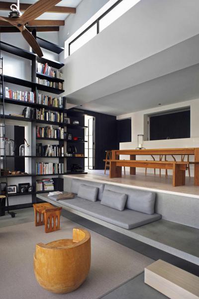 Nagy belmagasság - nappali ötlet, modern stílusban