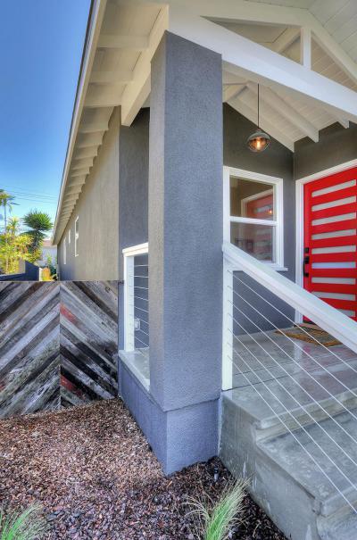 Piros bejárati ajtó - bejárat ötlet