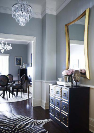 Komód aranykeretes tükörrel - belső továbbiak ötlet, modern stílusban