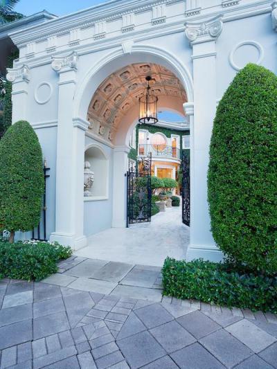 Párizsi hangulat - bejárat ötlet, klasszikus stílusban