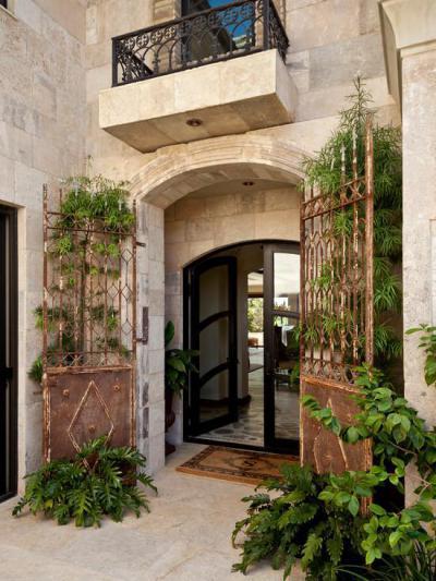 Bejárat erkéllyel - bejárat ötlet, mediterrán stílusban