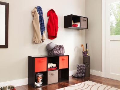 Pirossal bolondított előtér - előszoba ötlet, modern stílusban