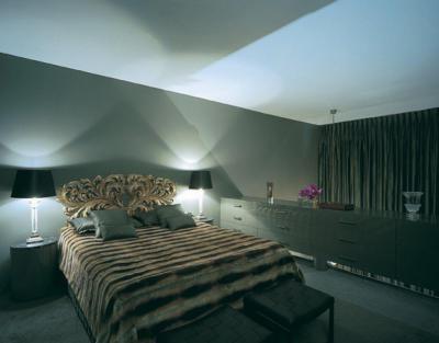 Elegáns hálószoba a galérián - háló ötlet, modern stílusban