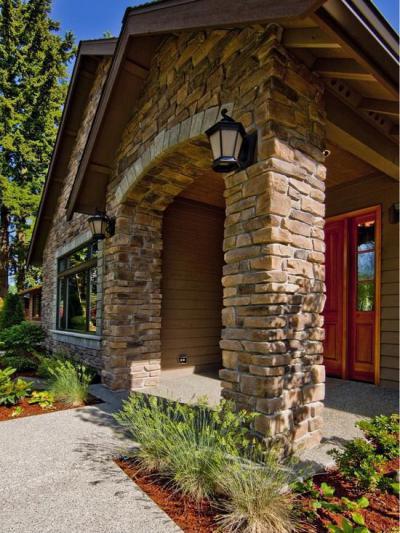 Kőoszlopos bejárat - bejárat ötlet, klasszikus stílusban