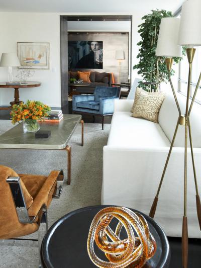 Fémlapos asztal a nappaliban - nappali ötlet, modern stílusban