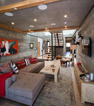 Hangulatosan beton elemkkel - nappali ötlet, modern stílusban