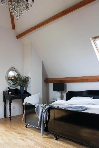 Tetőtéri elegancia - háló ötlet, modern stílusban