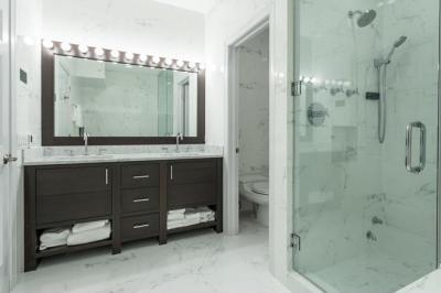 Hófehér fürdő - fürdő / WC ötlet, modern stílusban