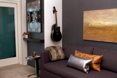 Ezüstszínű díszpárna - belső továbbiak ötlet, modern stílusban