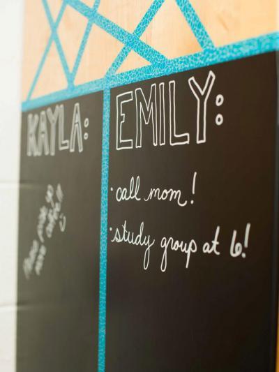 Üzenőfal a szekrényen II. - háló ötlet, modern stílusban