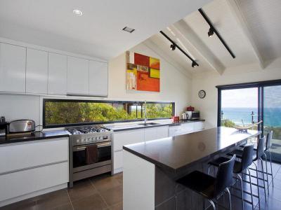 Gerendák a lakásban22 - konyha / étkező ötlet, modern stílusban