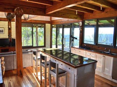 Gerendák a lakásban28 - konyha / étkező ötlet