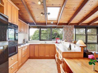 Gerendák a lakásban34 - konyha / étkező ötlet