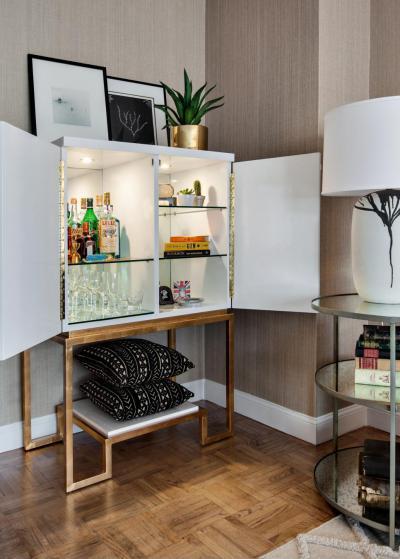 Modern kivilágított bárszekrény - belső továbbiak ötlet, modern stílusban