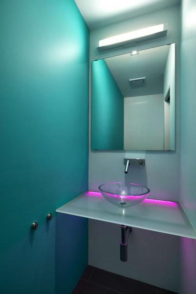 Színek és fények - fürdő / WC ötlet, modern stílusban