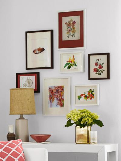 Faldekorálás képekkel - nappali ötlet