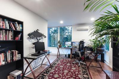 Hangulatos dolgozószoba - dolgozószoba ötlet, modern stílusban