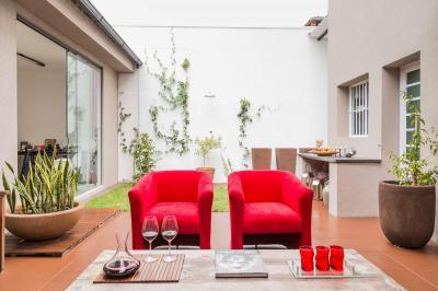 Belső udvar - erkély / terasz ötlet, modern stílusban