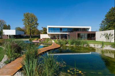 Modern lakóház - kert / udvar ötlet, modern stílusban