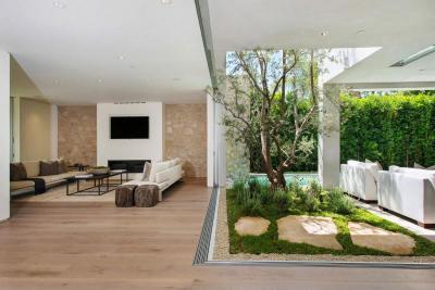 Teraszra nyitott nappali - nappali ötlet, modern stílusban